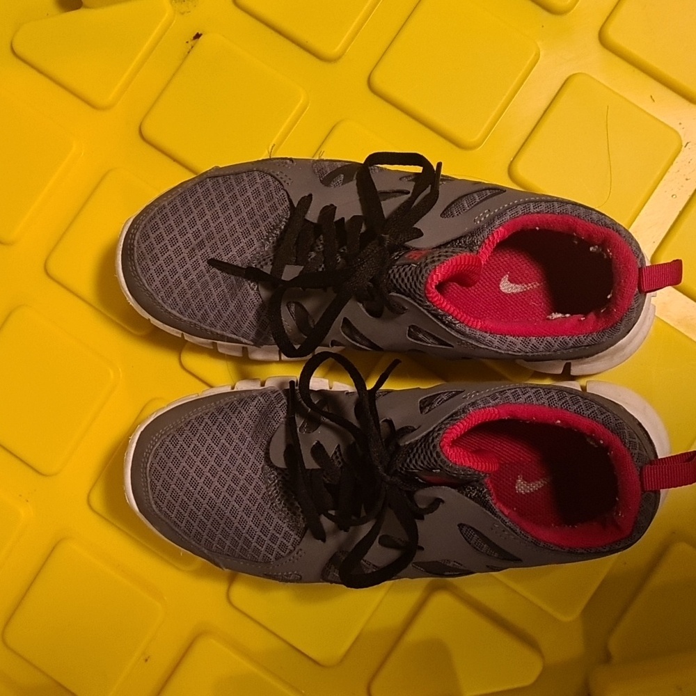 Nike sz 5